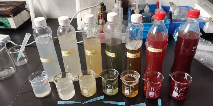 五顏六色的廢水水樣.jpg 五顏六色的廢水水樣.jpg